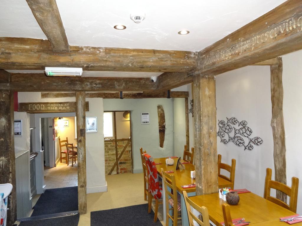 The Bull Hotel Barton in the Clay Exterior photo