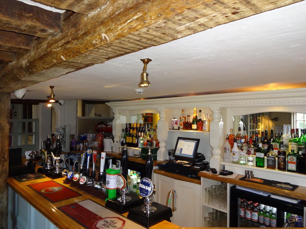 The Bull Hotel Barton in the Clay Exterior photo
