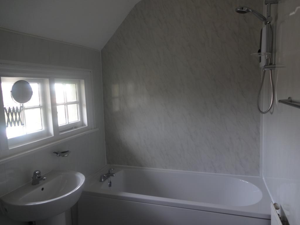The Bull Hotel Barton in the Clay Room photo