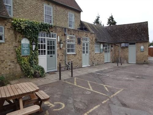 The Bull Hotel Barton in the Clay Exterior photo